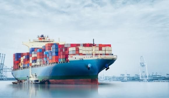 Maritime: Expertise in Schiffbau, Hafenlogistik und Offshore.