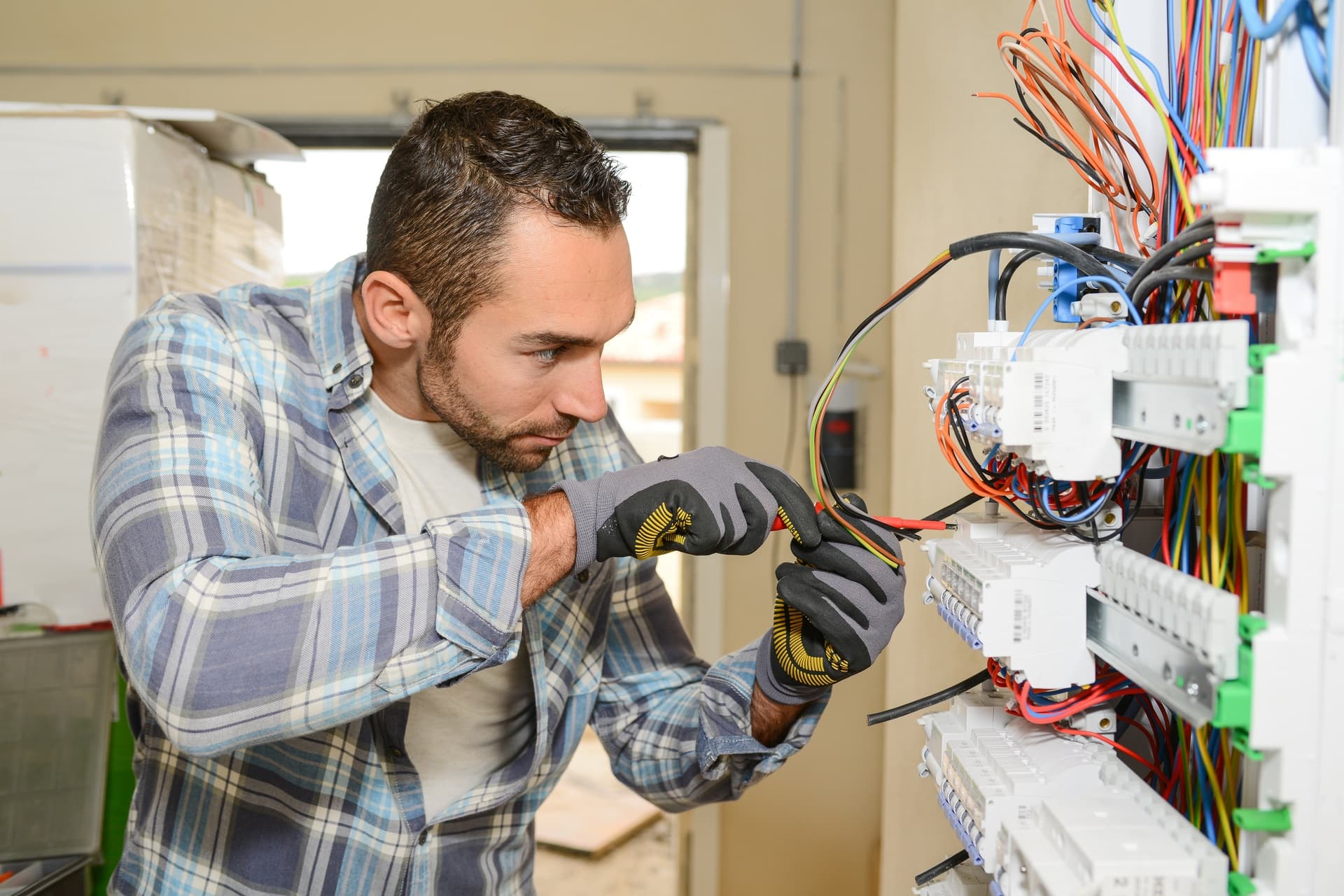 Stellenangebot: Servicetechniker (m/w/d) Elektrotechnik - Direktvermittlung bei Upgrade4You GmbH - Jetzt bewerben